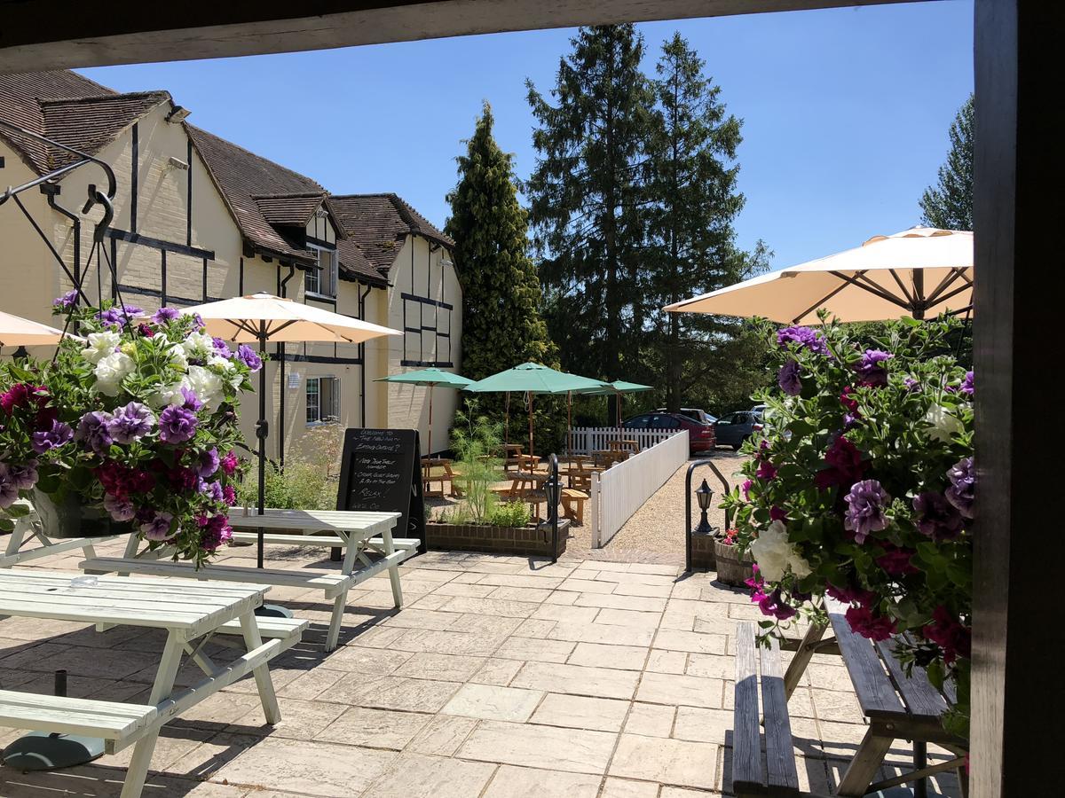 The New Inn Heckfield Buitenkant foto